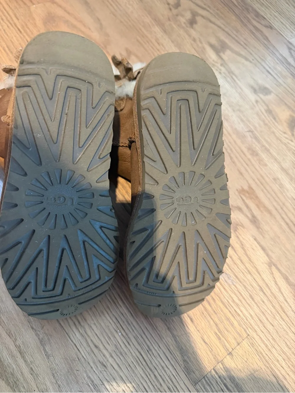 UGG Kids Chestnut Brown Shearling-Lined Boots